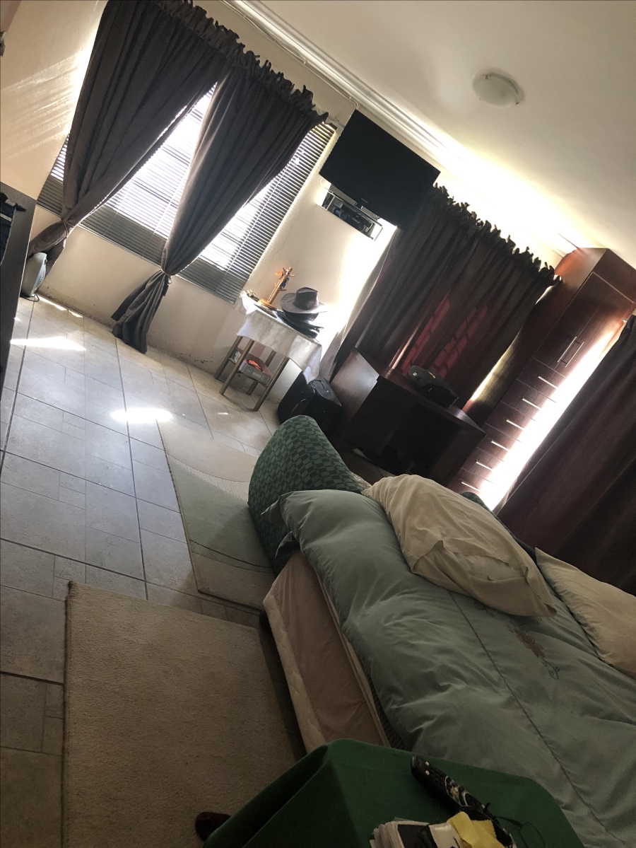 5 Bedroom Property for Sale in Rustenburg Rural North West